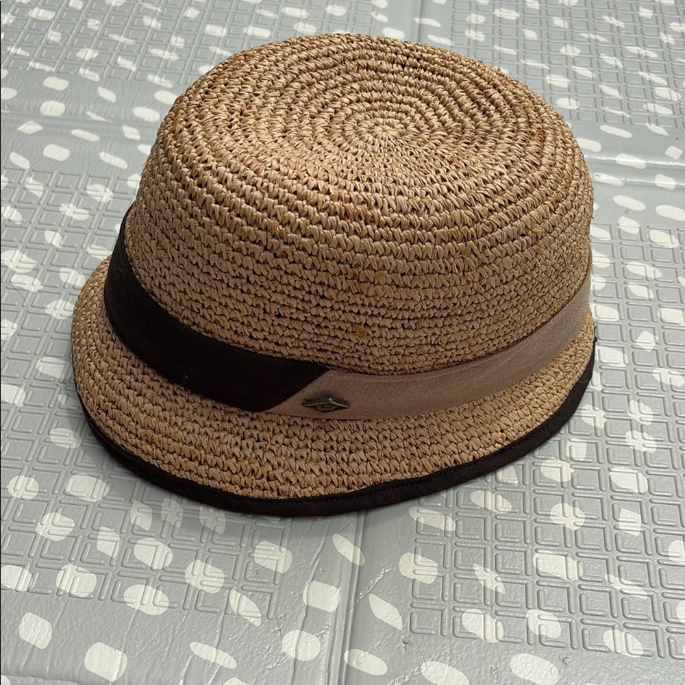 Women’s Goorin Bros Stylish Straw Hat with Black Band
